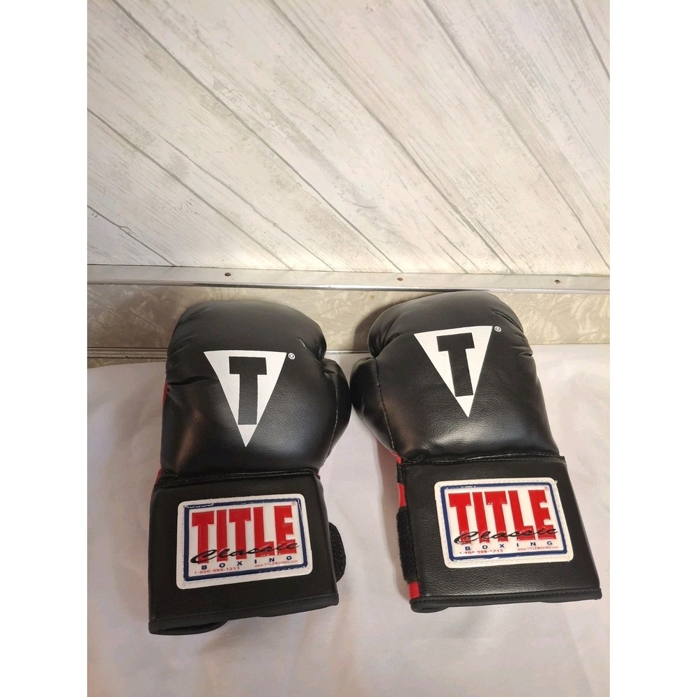 Title Boxing Pro Style Genuine Leather Classic Gloves 30 Oz Black White Red
